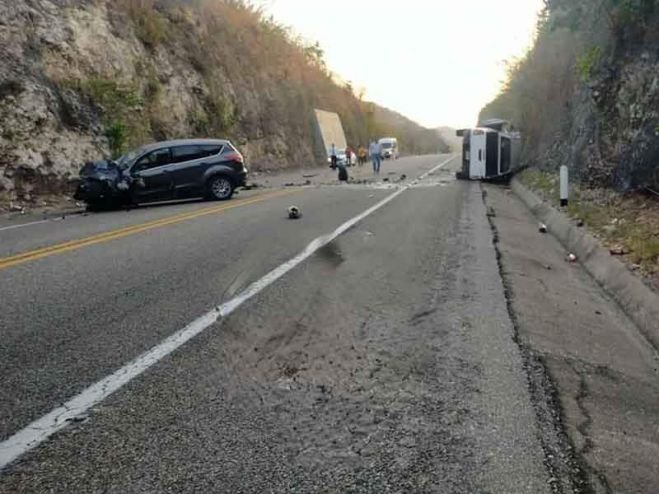 Trascendió | Choque de camionetas deja dos muertos