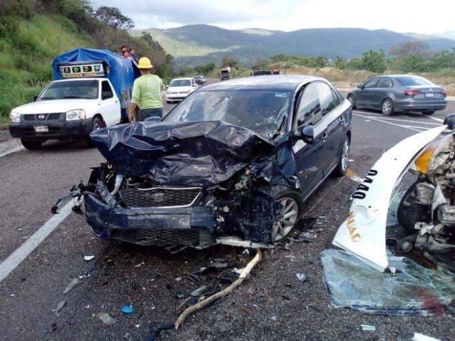 Dos muertos deja accidente automovilístico