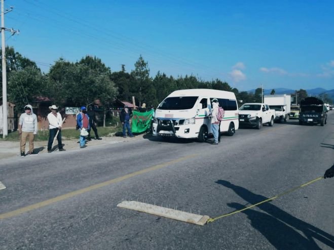 FNLS realiza bloqueos- volantes en apoyo a madres que piden justicia