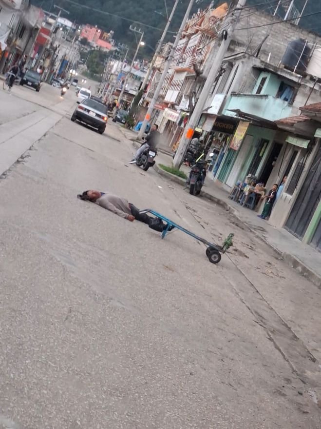 Atropellan a hombre frente al Centro de Medicina Maya