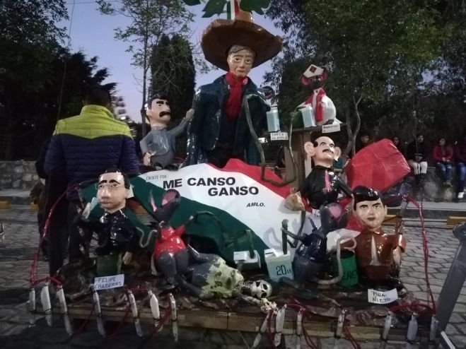 CON GRAN COLORIDO SE LLEVÓ A CABO EL TRADICONAL CONCURSO Y QUEMA DE JUDAS EN SAN CRISTÓBAL DE LAS CASAS 