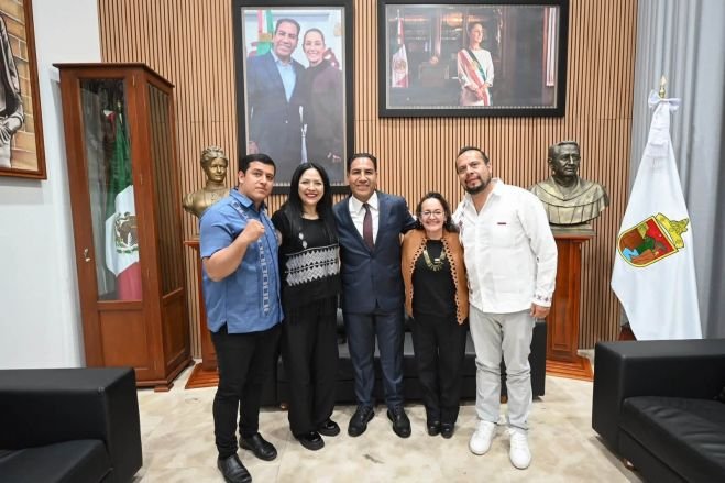 Eduardo Ram&iacute;rez se re&uacute;ne con la rectora de la Universidad Nacional Rosario Castellanos, Alma Herrera
