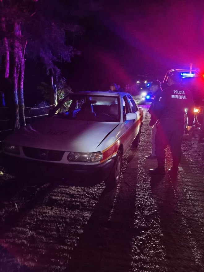 Recuperan taxi robado en Zacualpa tras operativo policiaco en San Cristóbal de Las Casas