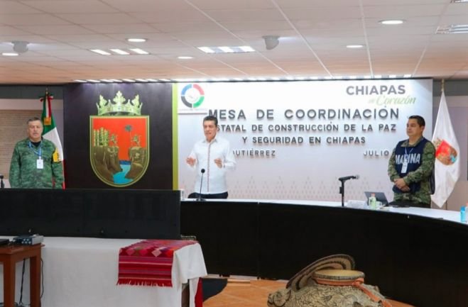 TRABAJO EN LA MESA DE SEGURIDAD SIGUE DANDO RESULTADOS POSITIVOS EN CHIAPAS: RUTILIO ESCAND&Oacute;N