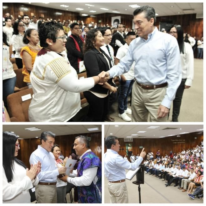 Entrega Rutilio Escand&oacute;n constancias a personal capacitado en lenguas ind&iacute;genas