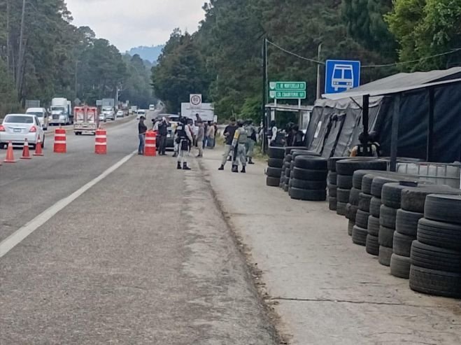 Llegan corriendo a ret&eacute;n y evitan ser retenidos
