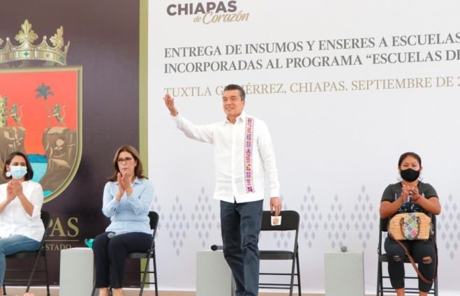 Pese a la pandemia, seguimos trabajando para garantizar la educación en Chiapas: Rutilio Escandón
