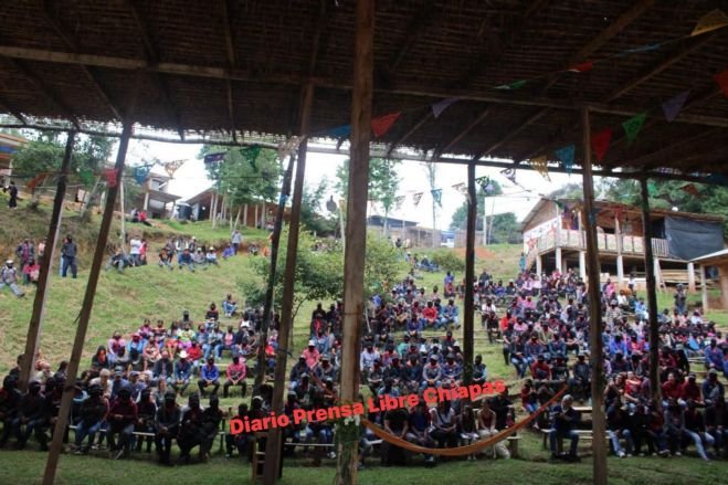 Contin&uacute;a encuentro zapatista en Tenejapa