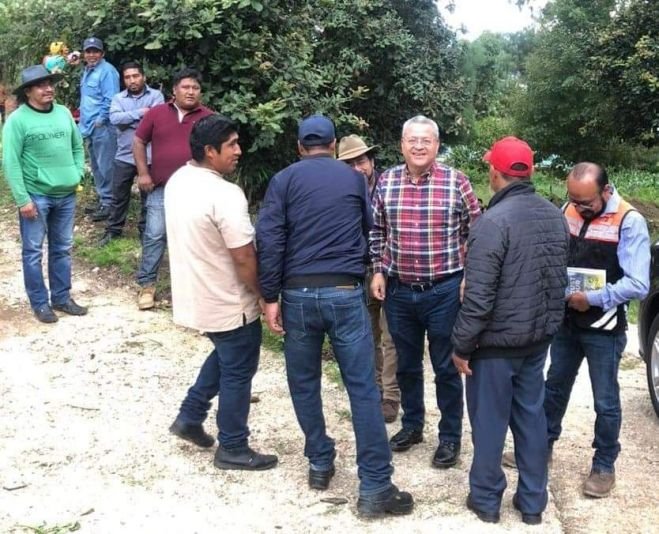 ALCALDE MDO ENTREGA SEGUNDA ETAPA DE LA AMPLIACIÓN DE LA RED ELÉCTRICA EN LA COMUNIDAD HUITEPEC OCOTAL SECCIÓN 1