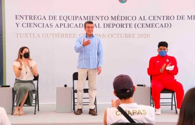 ENTREGA RUTILIO ESCANDÓN EQUIPAMIENTO AL CENTRO DE MEDICINA Y CIENCIAS APLICADAS AL DEPORTE