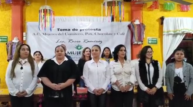 Toman protesta a integrantes de la AC &quot;Mujeres del Comiteco, Pox, Chocolate y Café&quot;
