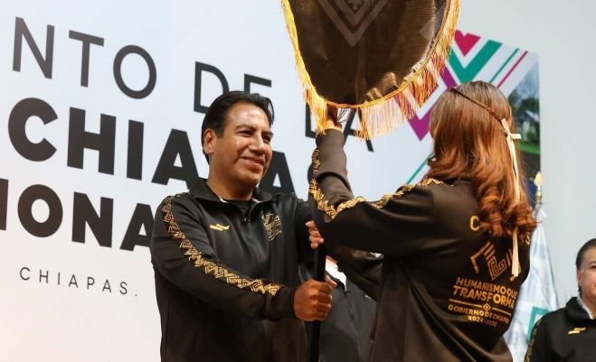 Eduardo Ramírez abanderó a delegación chiapaneca que participará en la Olimpiada Nacional 2025