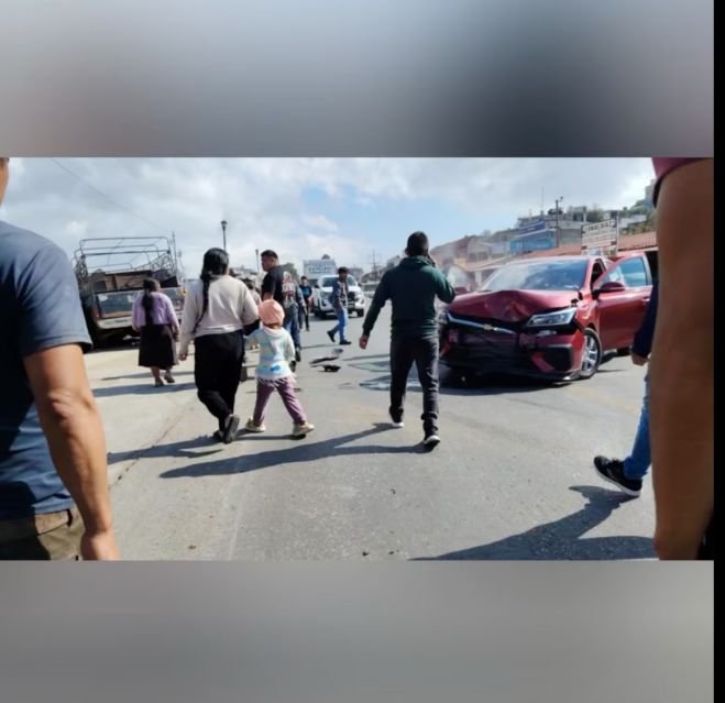 Choque deja dos lesionados en tramo San Crist&oacute;bal&ndash;Teopisca
