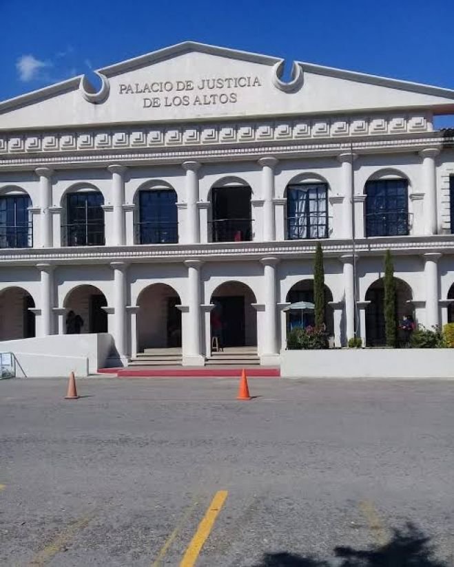 Retienen a dos ministeriales de la Fiscalía de Justicia Indígena