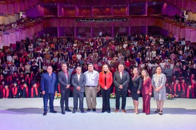Presidenta Municipal acompaña la graduación de la Generación 2020–2026 de la Primaria “Ángel Albino Corzo Castillejos”
