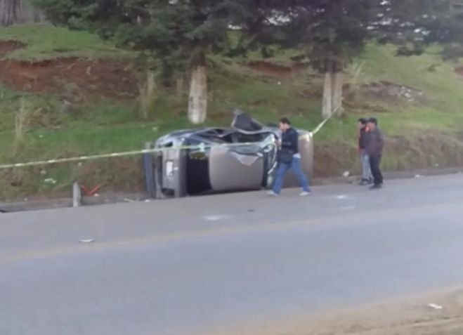 Un muerto y varios lesionados deja volcadura en la carretera San Crist&oacute;bal-Teopisca 