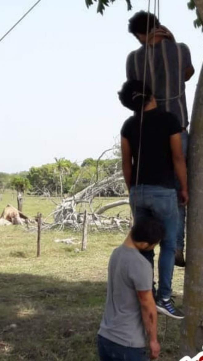 TRAS ASESINAR PRESUNTOS RATEROS SON COLGADOS