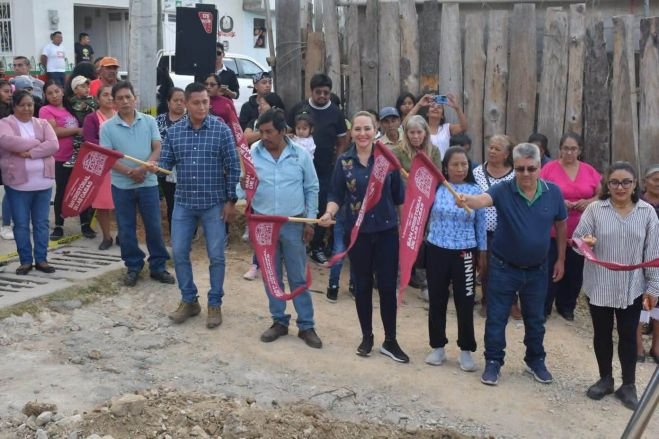 Inicia Ayuntamiento pavimentaci&oacute;n integral en El Santuario para fortalecer la movilidad y los servicios b&aacute;sicos