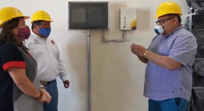 SUPERVISAN PRESIDENTA MUNICIPAL Y PROTECCIÓN CIVIL TRABAJOS DE MANTENIMIENTO DEL SISTEMA DE ALERTAMIENTO SÍSMICO EN SAN CRISTÓBAL