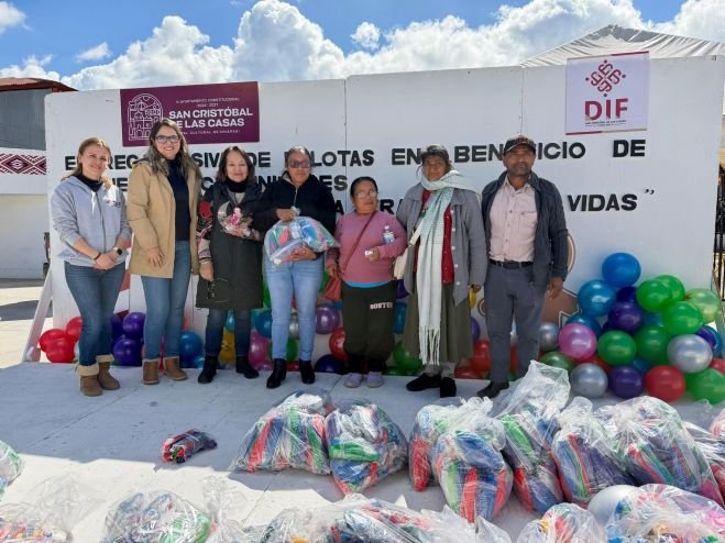 El DIF Municipal impulsa la Navidad con la entrega masiva de 10,000 pelotas
