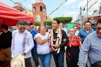 Eduardo Ram&iacute;rez celebra D&iacute;a de la Santa Cruz con trabajadores de la construcci&oacute;n