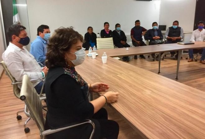 PRIVILEGIA CECILIA FLORES DIÁLOGO CON POBLADORES DE OXCHUC