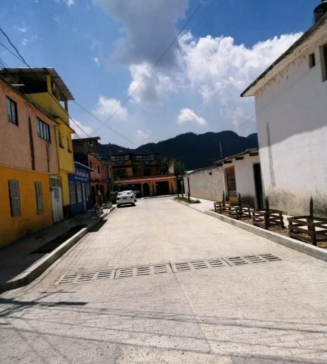 Habitantes realizan limpieza en calles para prevenir contagios