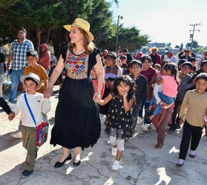 Fabiola Ricci celebra el Día de la Niñez con alegría y cercanía en comunidades y mercados de San Cristóbal