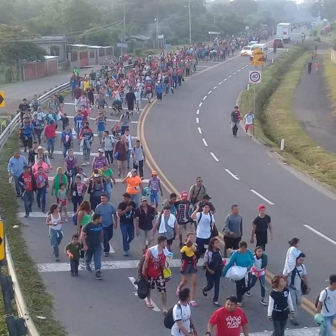 Avanza el contingente de migrantes