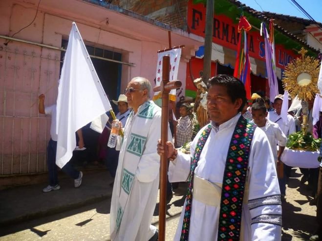 Defensores de derechos humanos piden protección para el Párroco de Simojovel