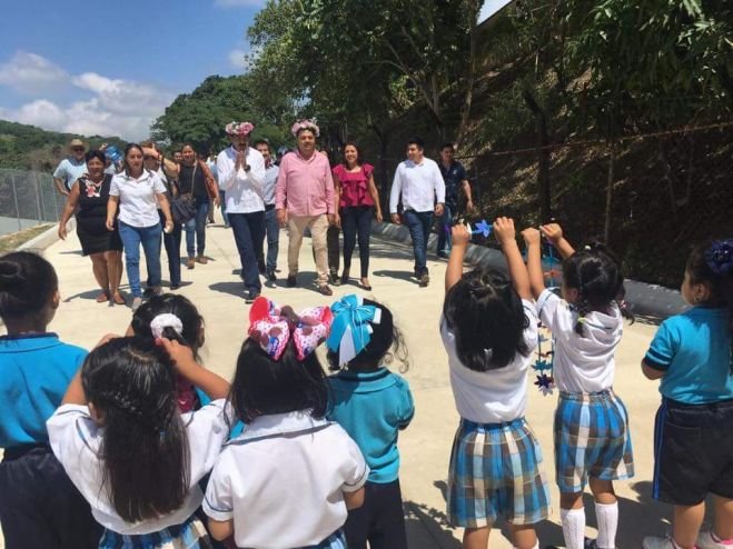 Inauguran en San Fernando la  calle Walter Hernández González