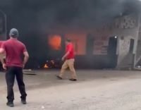 Se incendia camioneta en Chenalh&oacute;