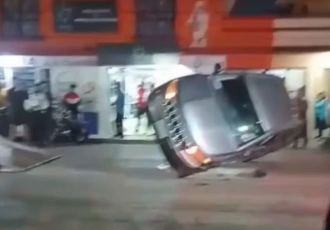 Volcadura deja un lesionado y cuantiosos da&ntilde;os 