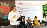 En Palenque, Rutilio Escand&oacute;n encabeza entrega de ayudas t&eacute;cnicas y paquetes escolares