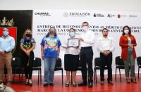 Rutilio Escand&oacute;n y titular del INEA reconocen a quienes luchan contra el rezago educativo en Chiapas