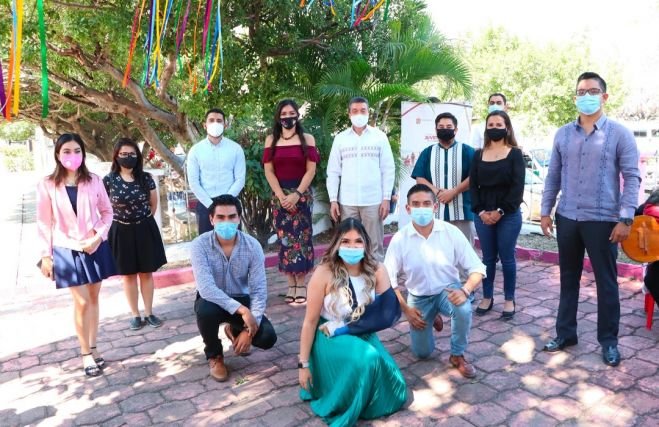 INAUGURA RUTILIO ESCAND&Oacute;N INSTALACIONES DEL INSTITUTO DE LA JUVENTUD DEL ESTADO DE CHIAPAS