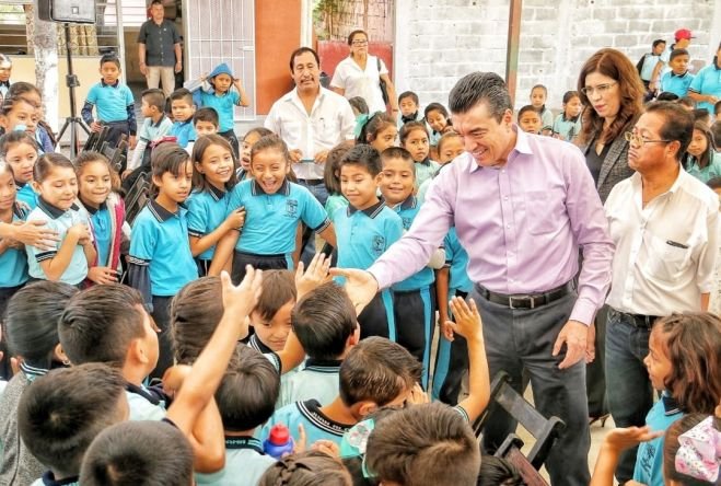 Destina gobierno de Rutilio 50 mdp para pagar adeudo con docentes interinos del estado