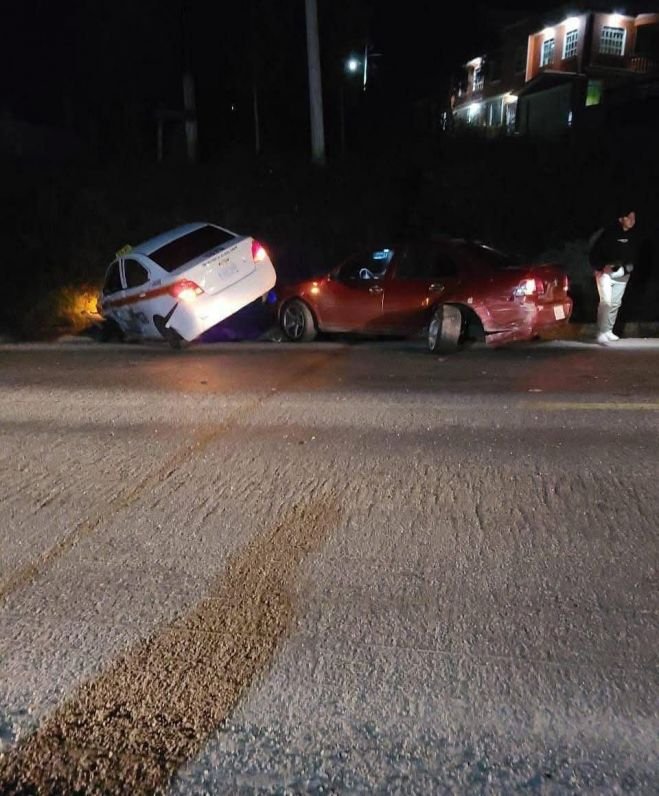 Accidente en Teopisca deja lesionados y cuantiosos daños materiales