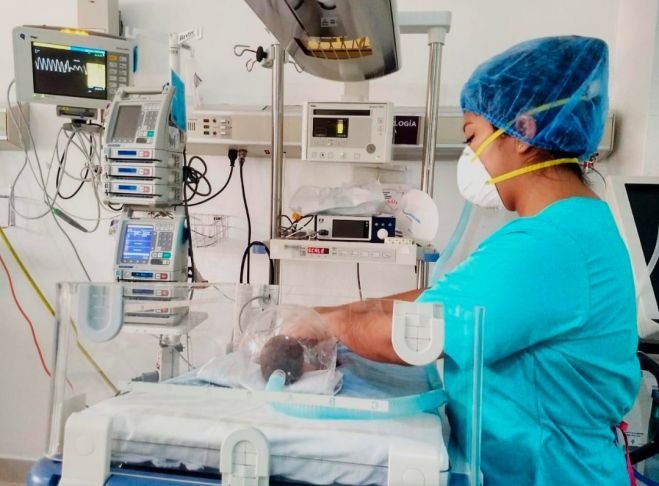 Se atiende de manera integral a madre e hija que dieron negativo a COVID-19