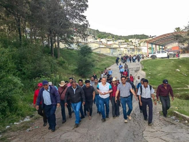 Trabajando en equipo habitantes y autoridades lograremos que las colonias, barrios, fraccionamientos y comunidades de San Cristóbal, tengan los servicios básicos.