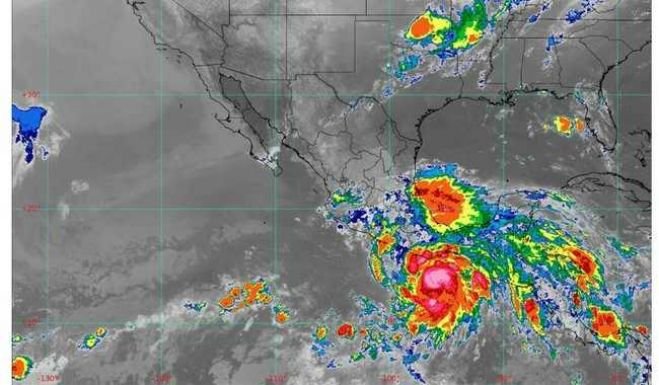 Huracán Erick se fortalece a categoría 2: prevén lluvias torrenciales e impacto en el sur de México