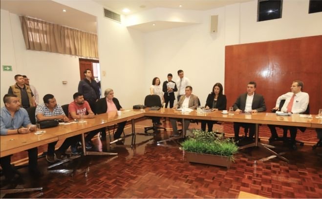 Reitera Rutilio Escand&oacute;n disposici&oacute;n para lograr acuerdos con el magisterio y privilegiar la justicia