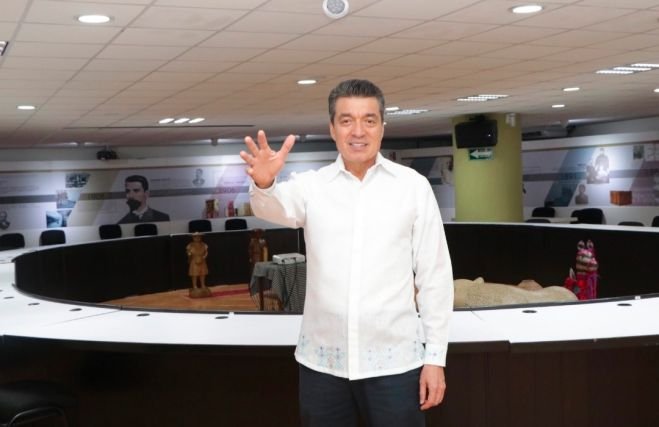 En Clínicas COVID-19 se da atención de manera gratuita y profesional a pacientes: Rutilio Escandón