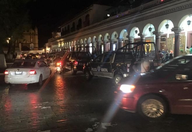 Ambulantes a punto de enfrentarse en el centro de San Crist&oacute;bal