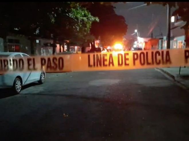 Hasta ahora, las autoridades informan que las víctimas se encontraban en su domicilio, en Boca del Río, cuando fueron atacados 