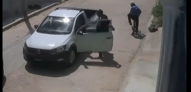 Agreden a conductor por tocar el claxon cerca del Mercado del Norte en San Cristóbal