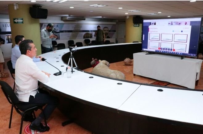 Participa Rutilio Escand&oacute;n en reuni&oacute;n entre Conago y autoridades federales