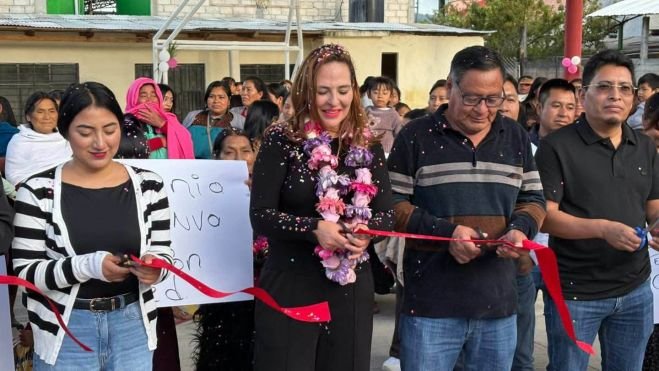 Inaugura Fabiola Ricci domo y cancha multifuncional en la colonia Patria Nueva