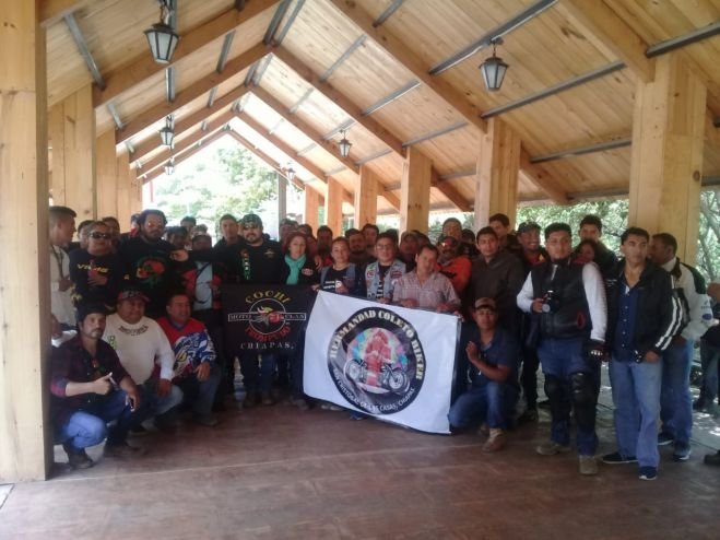Motociclistas de San Crist&oacute;bal rechazan portar n&uacute;mero de placas en cascos y chalecos