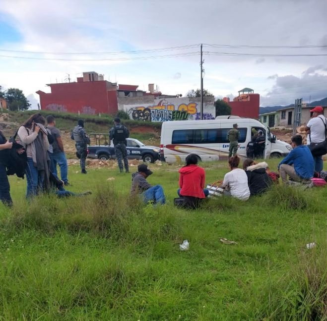 Aseguran a 17 indocumentados en la carretera de cuota San Crist&oacute;bal- Tuxtla